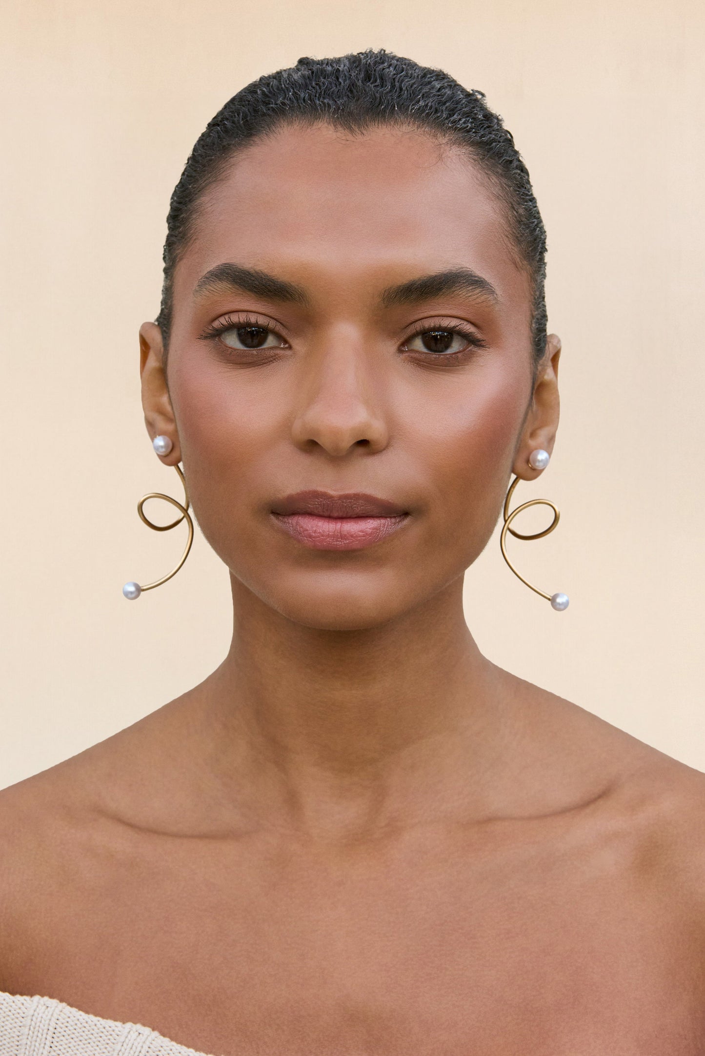 TAZIA EARRING - PEARL