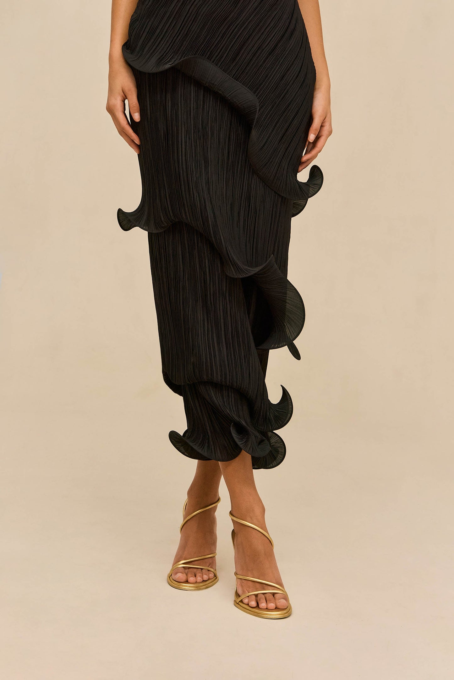 PAYTON GOWN - BLACK