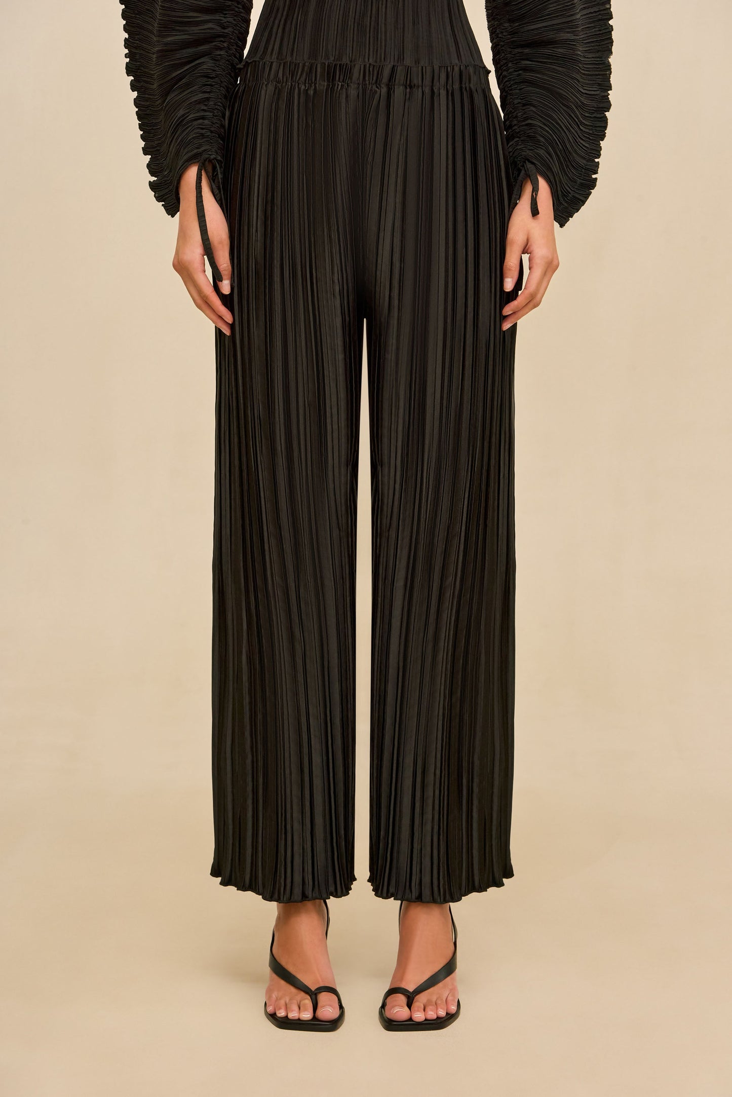 STACIE PANT - BLACK PLISSE