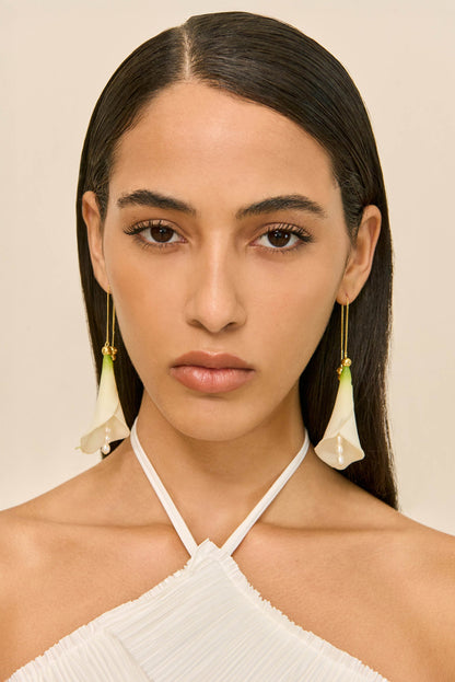 CALLA EARRING - WHITE