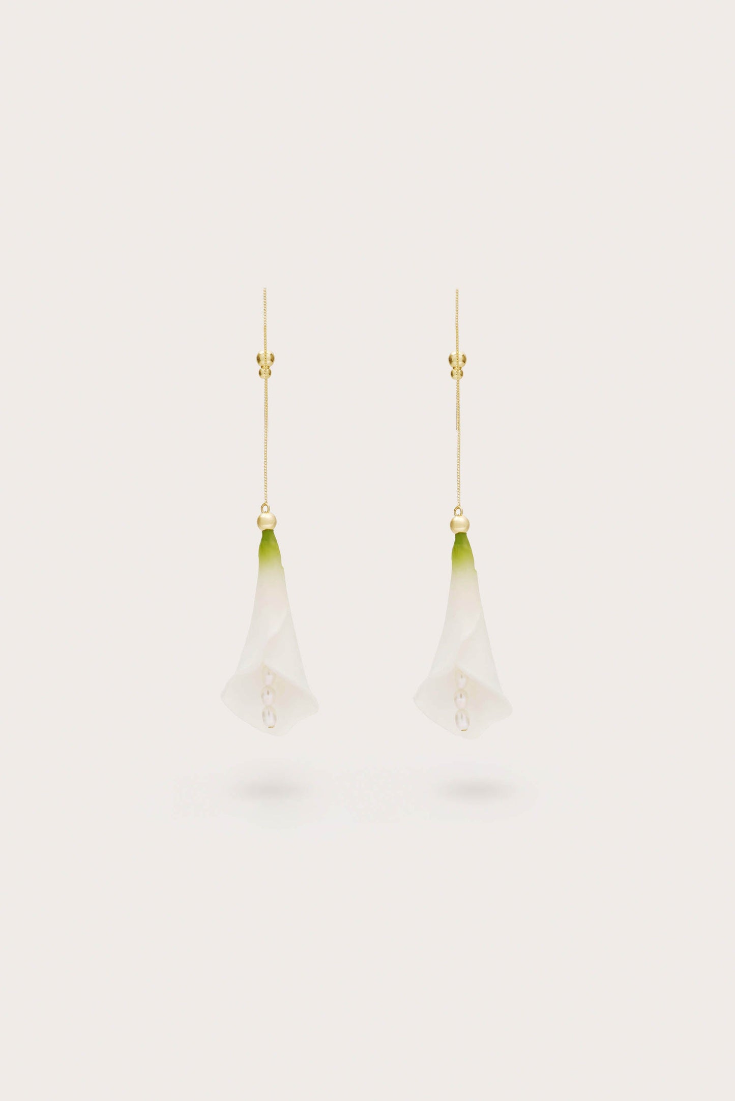 CALLA EARRING - WHITE