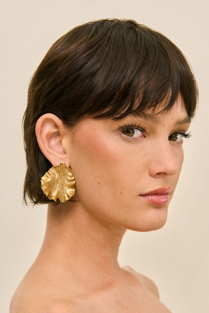 IRIS LEAF EARRING - ANTIQUE BRASS