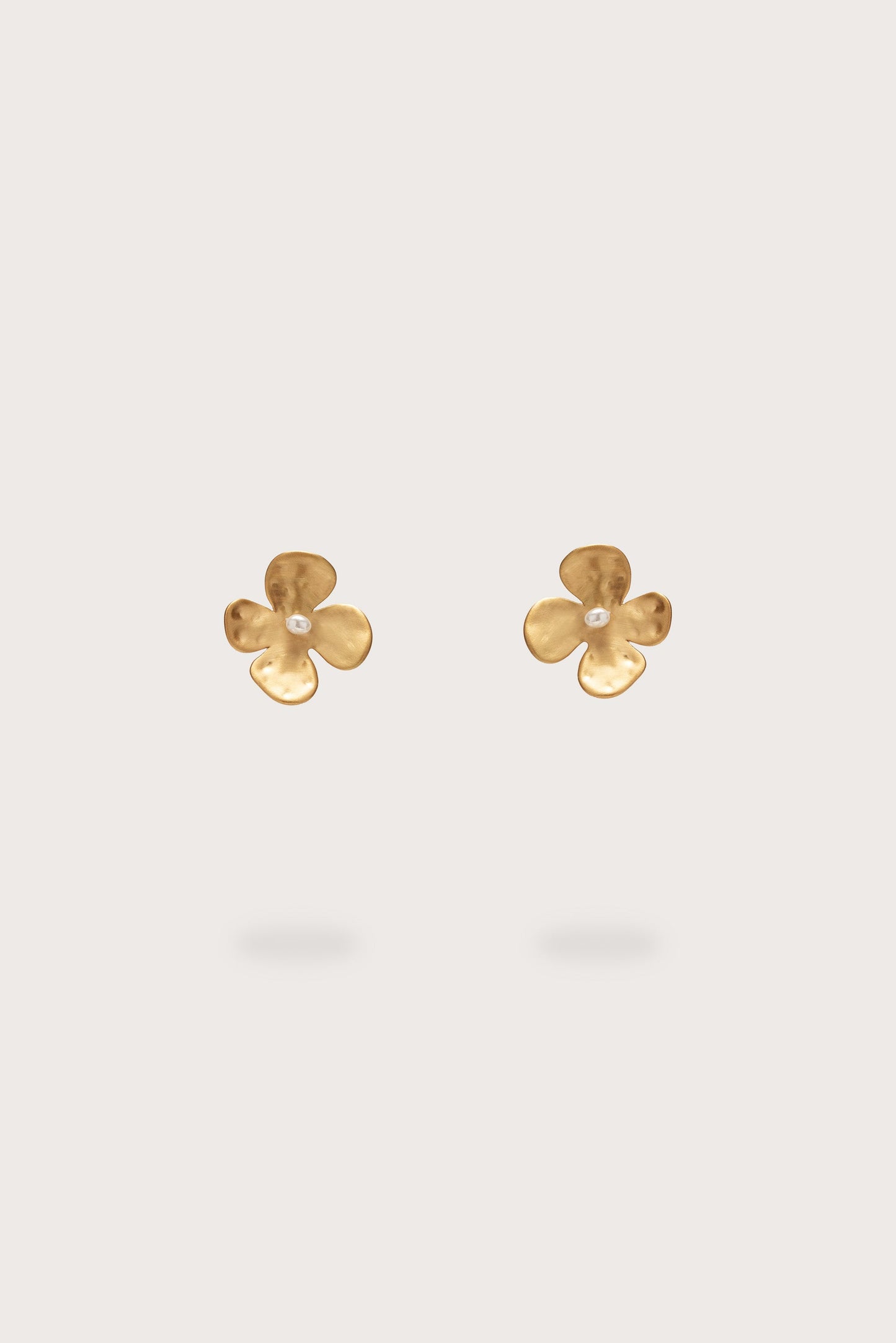 LUCKY MINI EARRING - BRUSHED BRASS